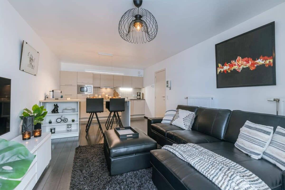 Modern apartment near the beach
