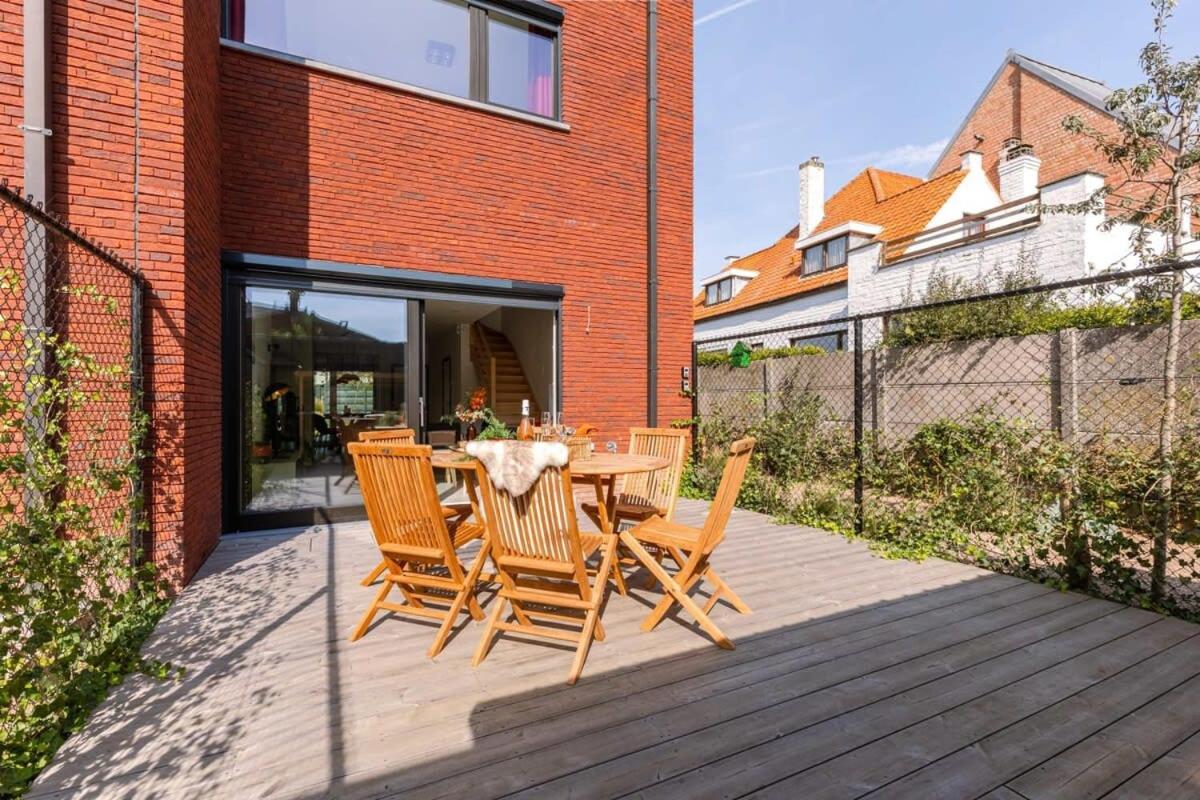 Family-Friendly House with sunny terrace and garden