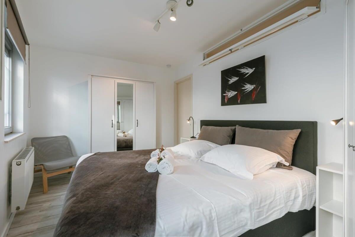 Modern apartment near the beach