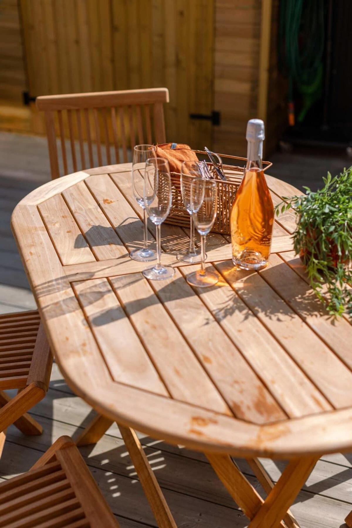Family-Friendly House with sunny terrace and garden