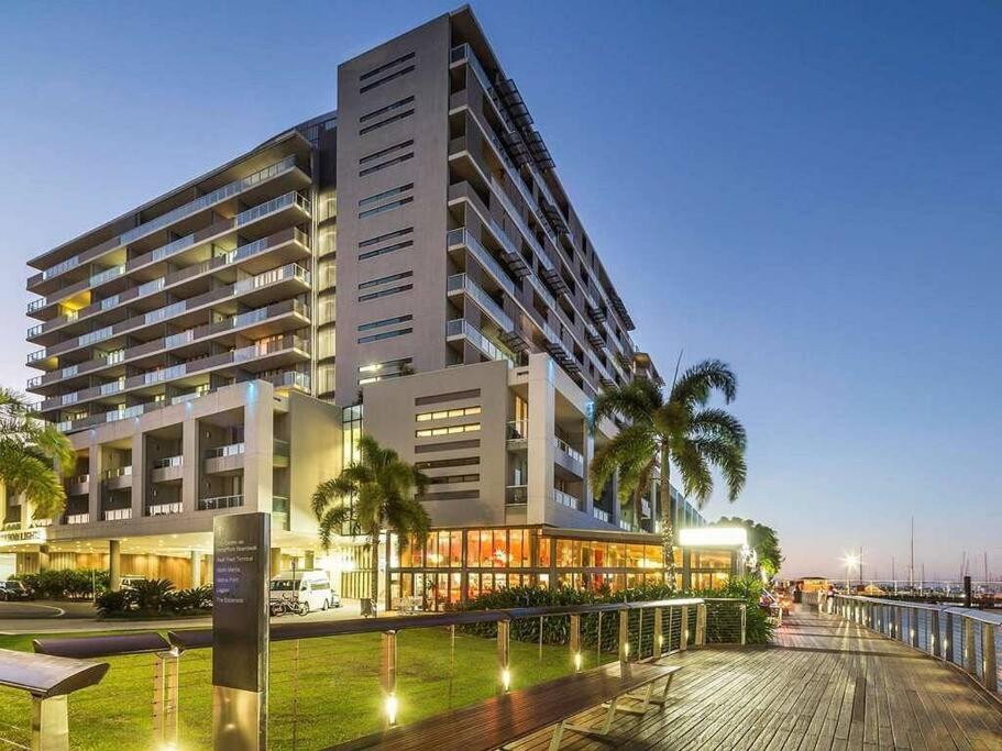 Stunning Waterfront Apartment in 5-star Complex