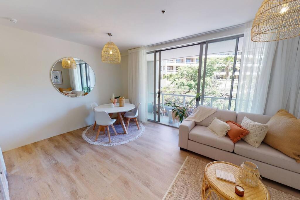 Stunning Waterfront Apartment in 5-star Complex