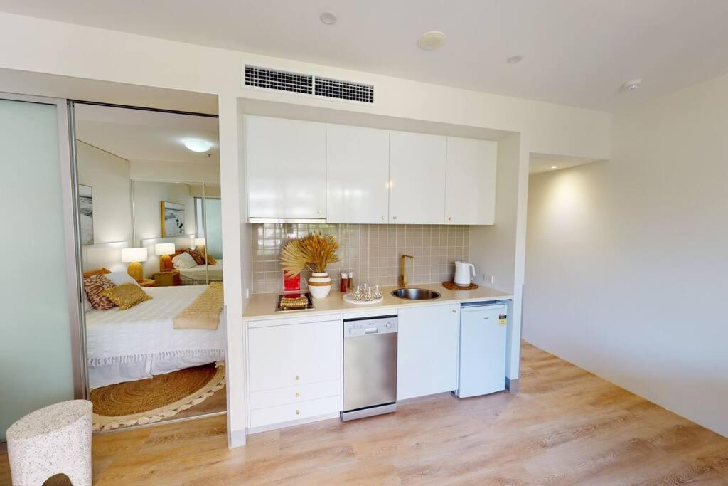 Stunning Waterfront Apartment in 5-star Complex