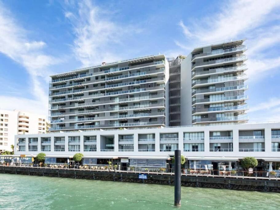 Stunning Waterfront Apartment in 5-star Complex