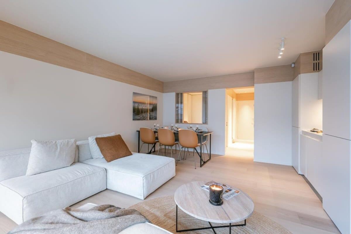 Luxurious two bedroom near the sea