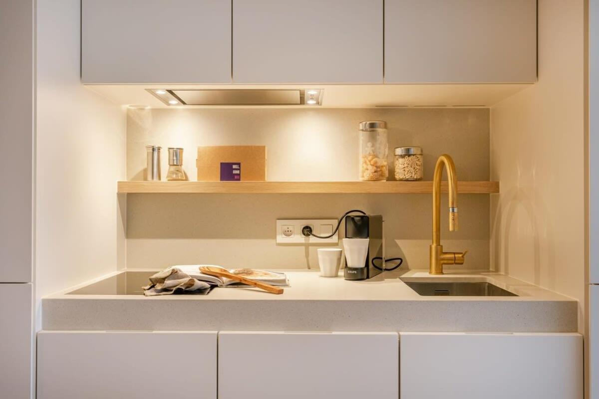 Luxurious two bedroom near the sea