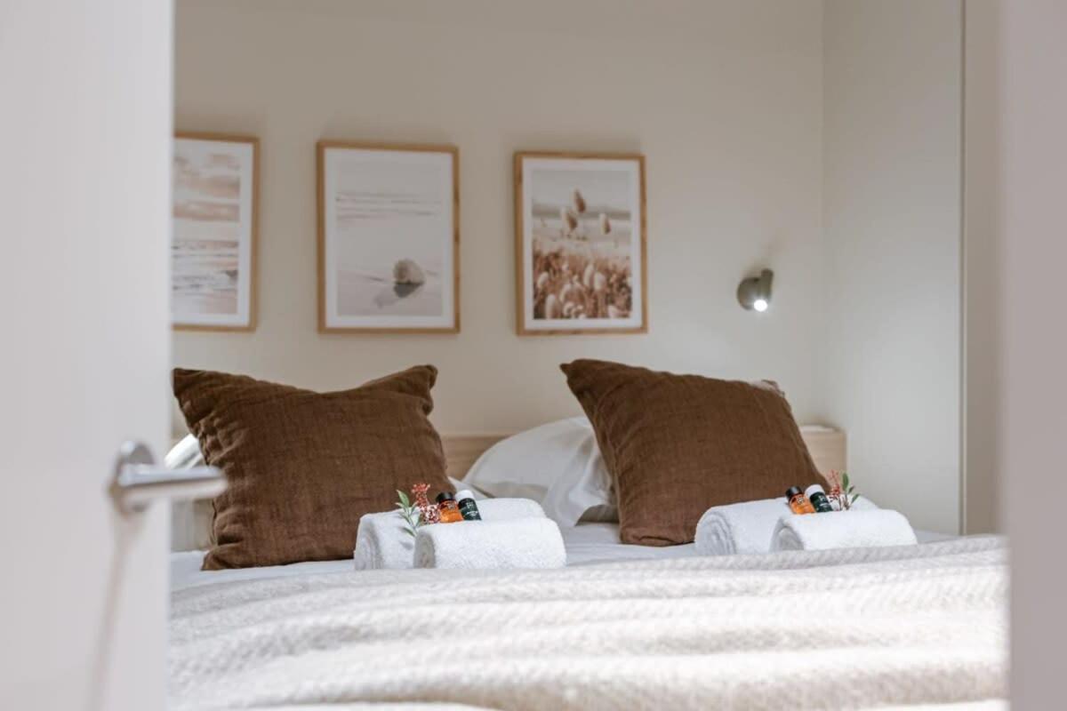 Luxurious two bedroom near the sea