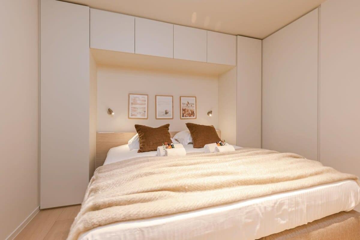 Luxurious two bedroom near the sea