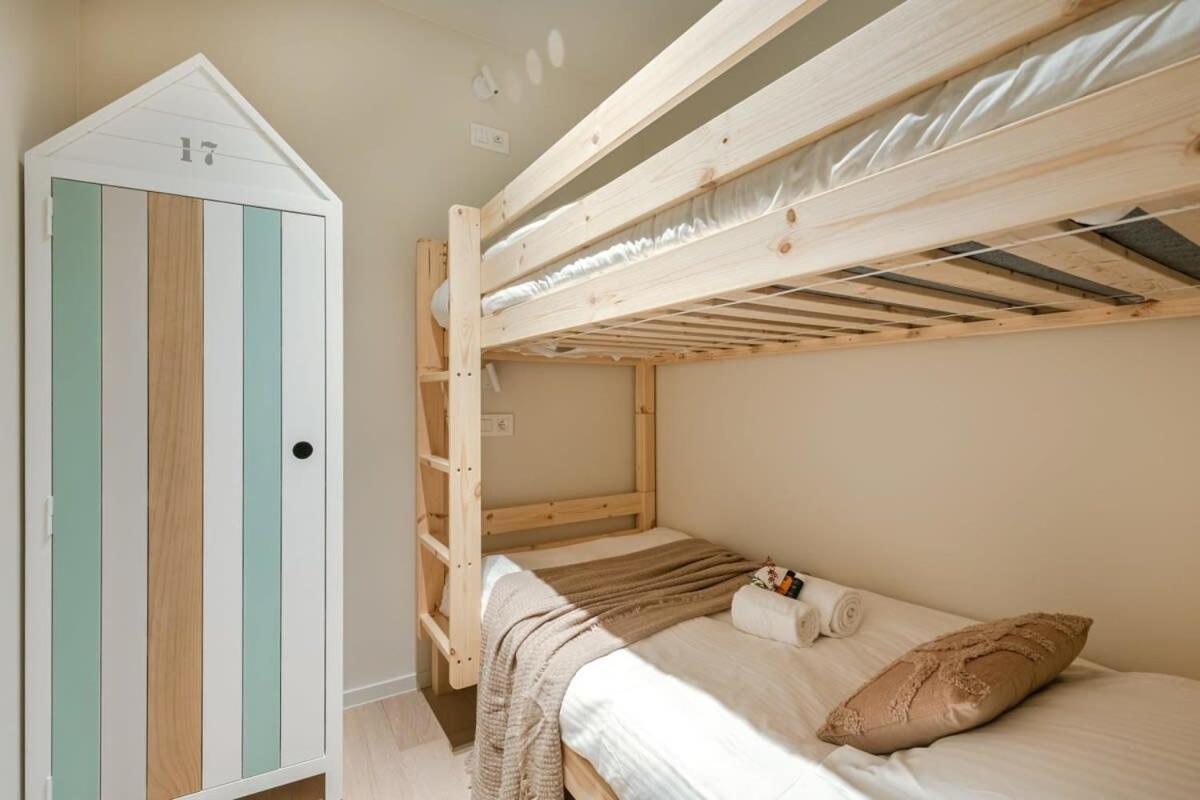 Luxurious two bedroom near the sea
