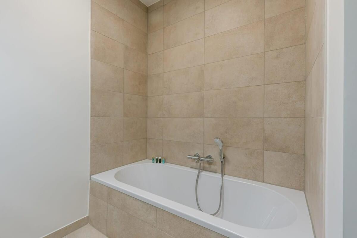 Huswell - Apartment with terrace close to the sea