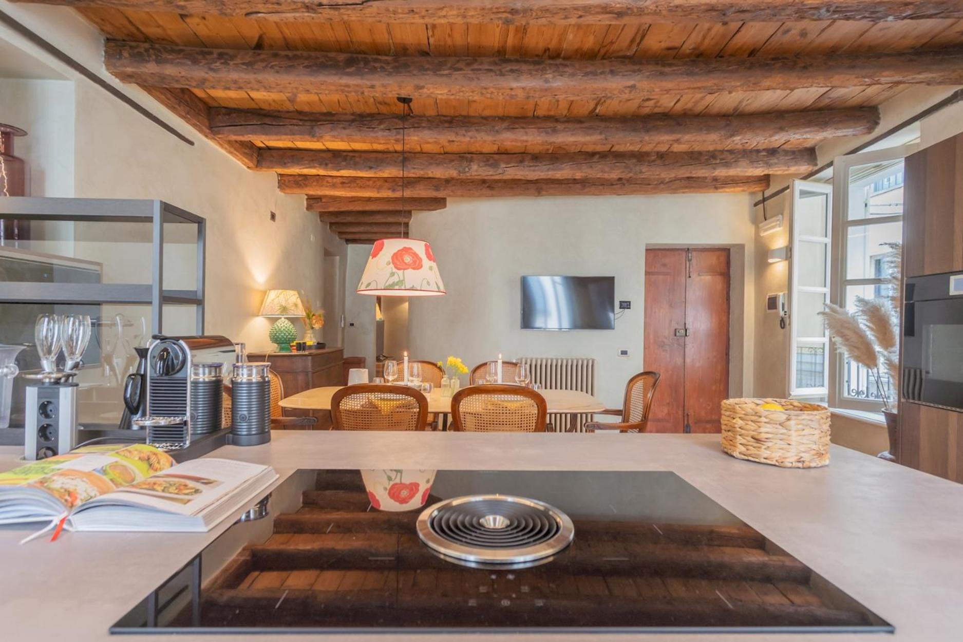 Pantero Apartment by Rent All Como photo 3