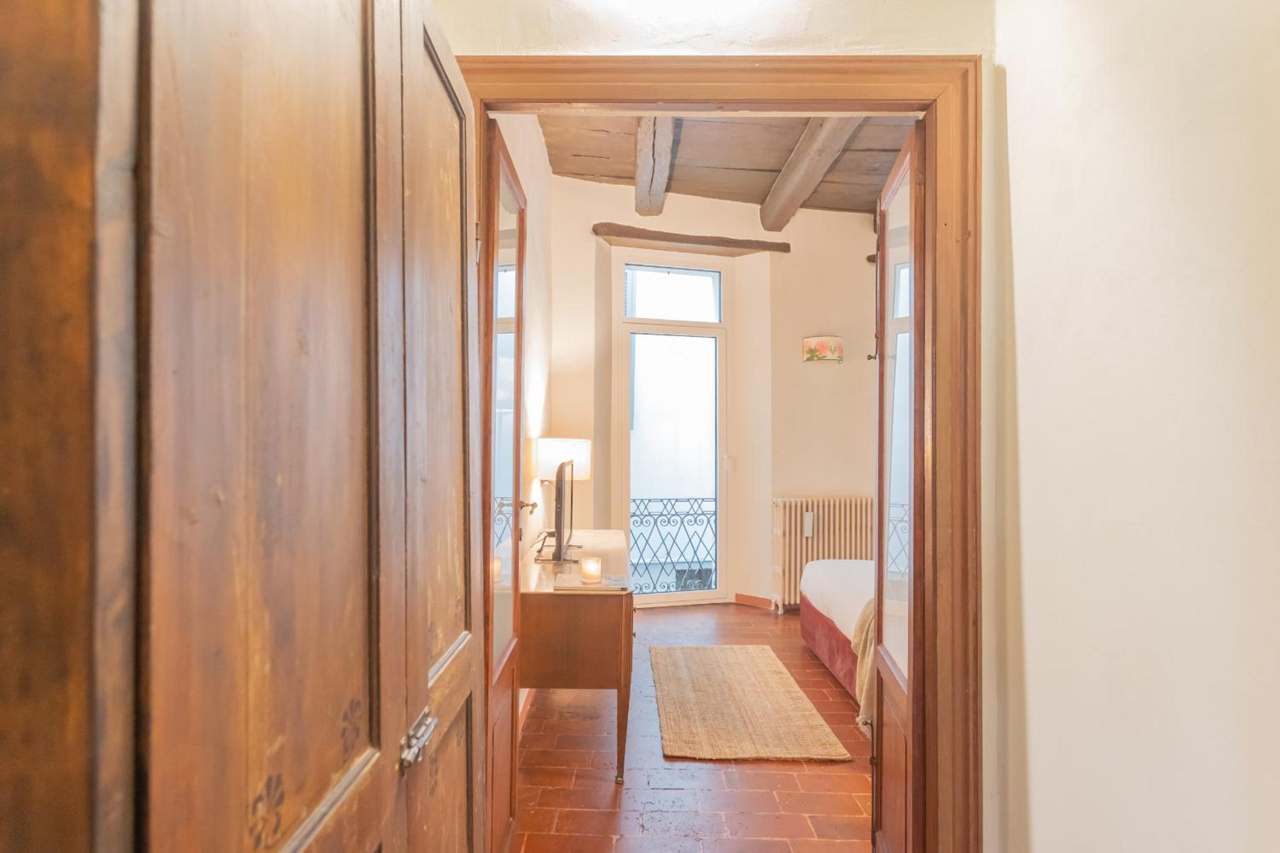 Pantero Apartment by Rent All Como photo 4