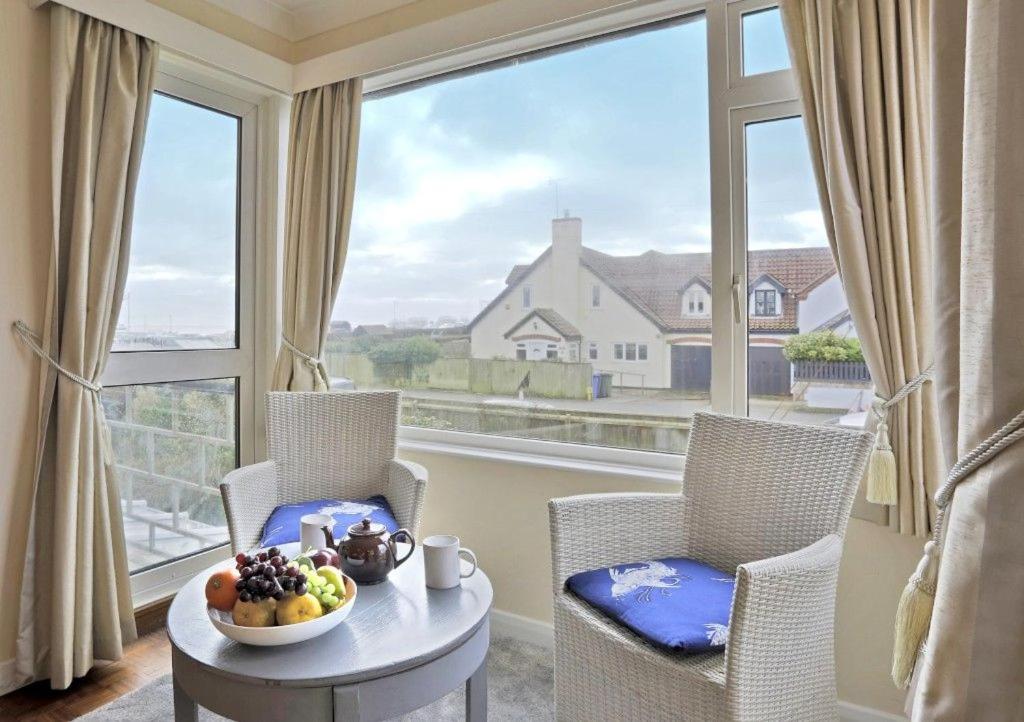 3 Pier Court view 4
