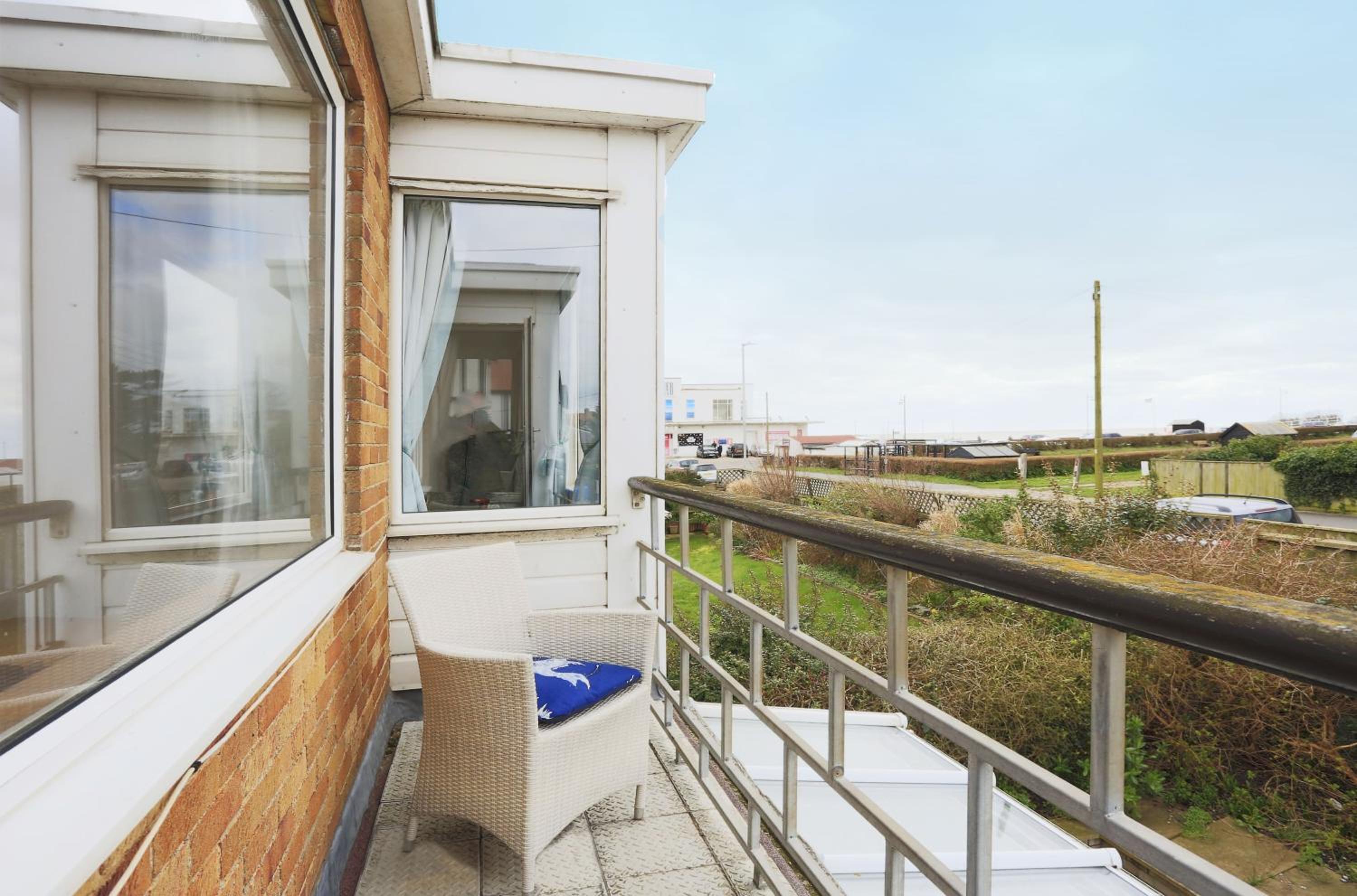 3 Pier Court view 2