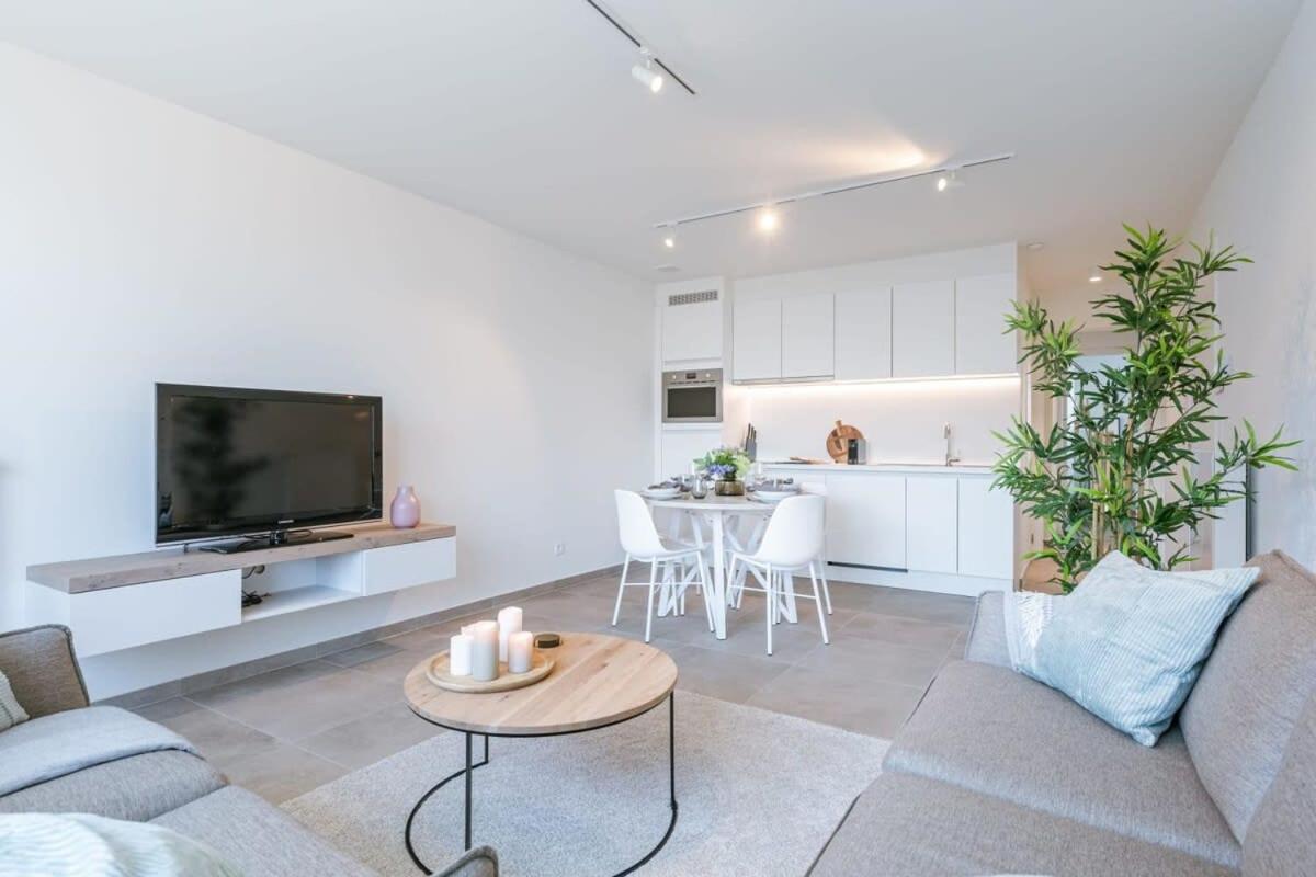 Bright apartment at the harbor of Ostend
