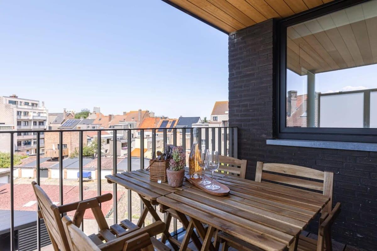 Bright apartment at the harbor of Ostend