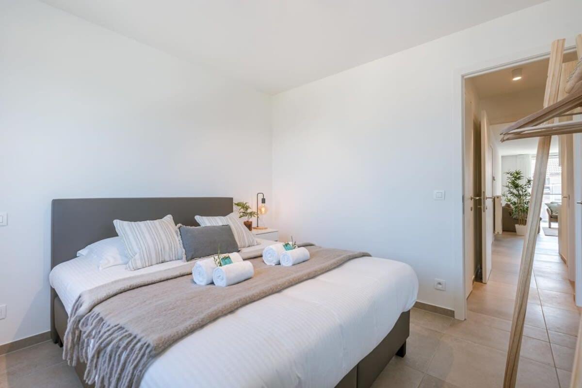Bright apartment at the harbor of Ostend