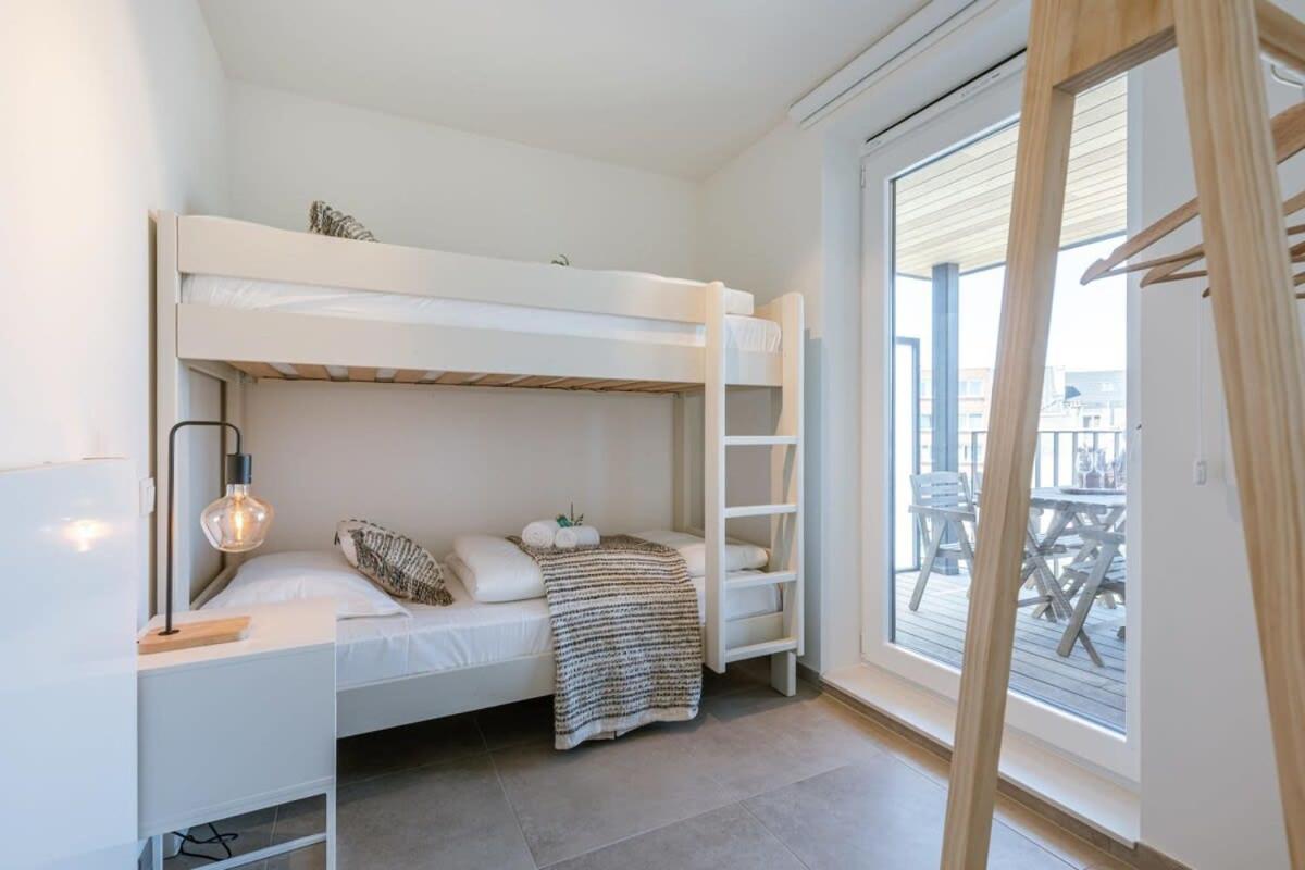 Bright apartment at the harbor of Ostend