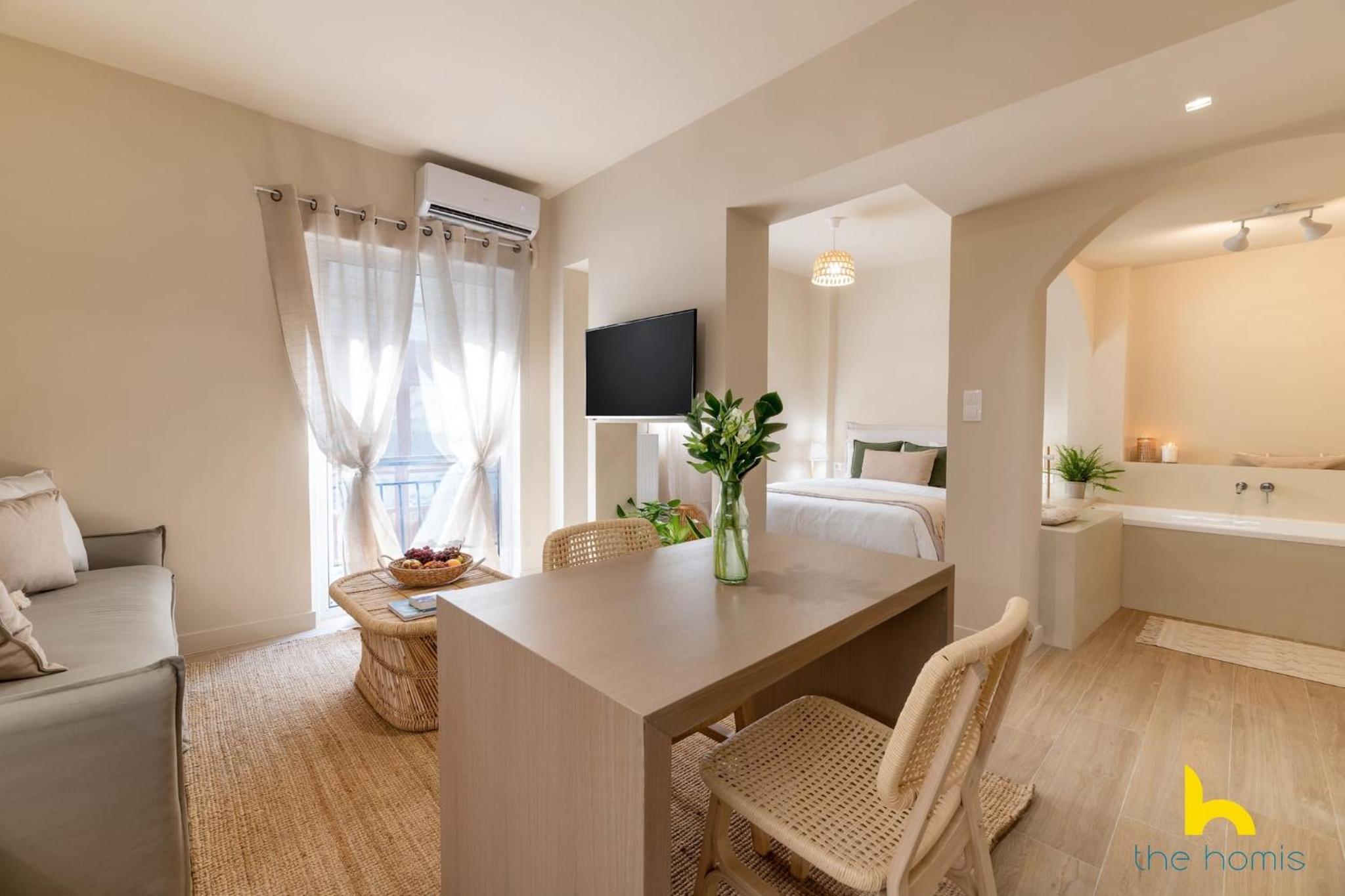 Romantic Luxury Hideaway Near Acropolis with Jacuzzi — Athens photo 3