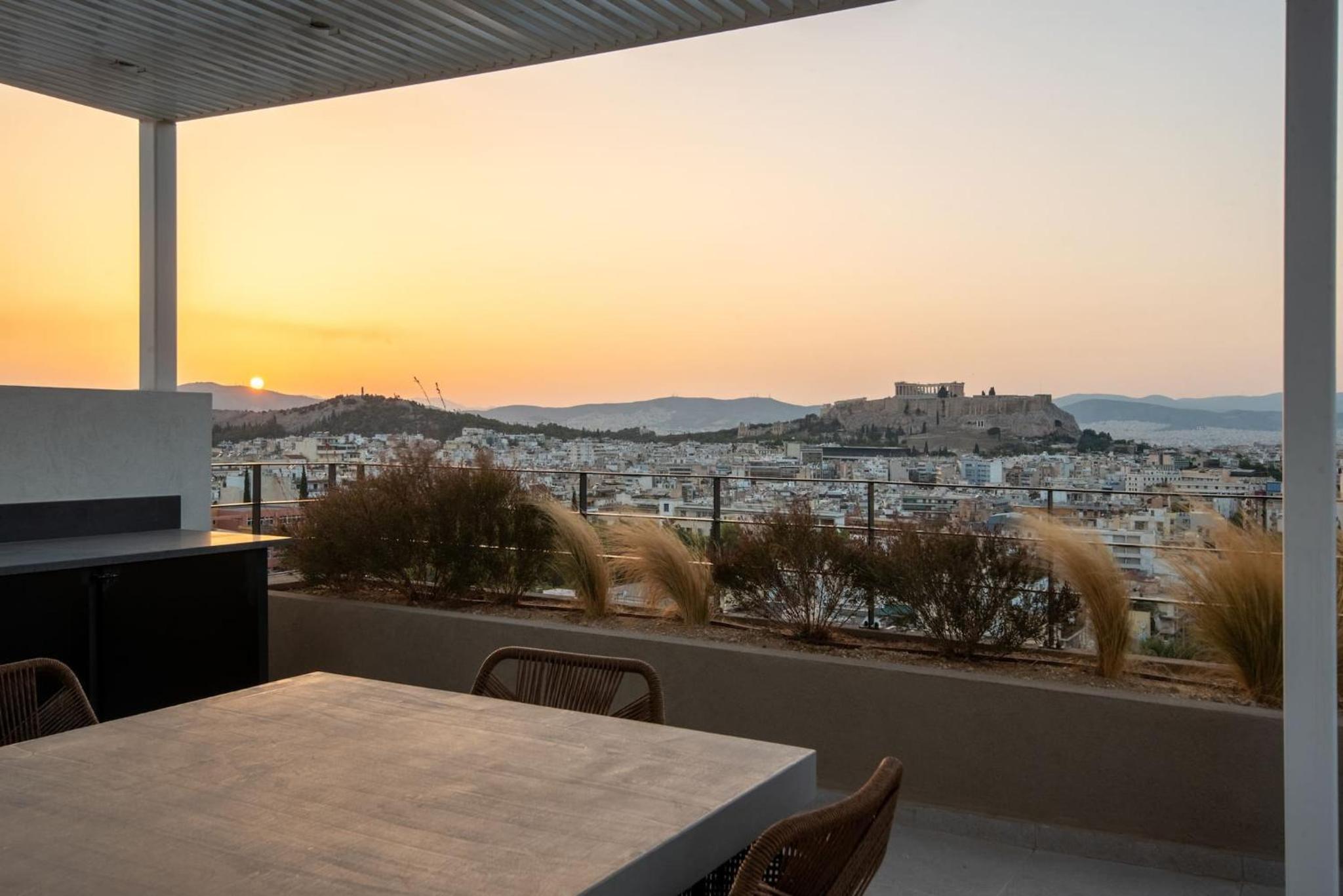 Urban APT with Stunning Acropolis View & Roofdeck 1