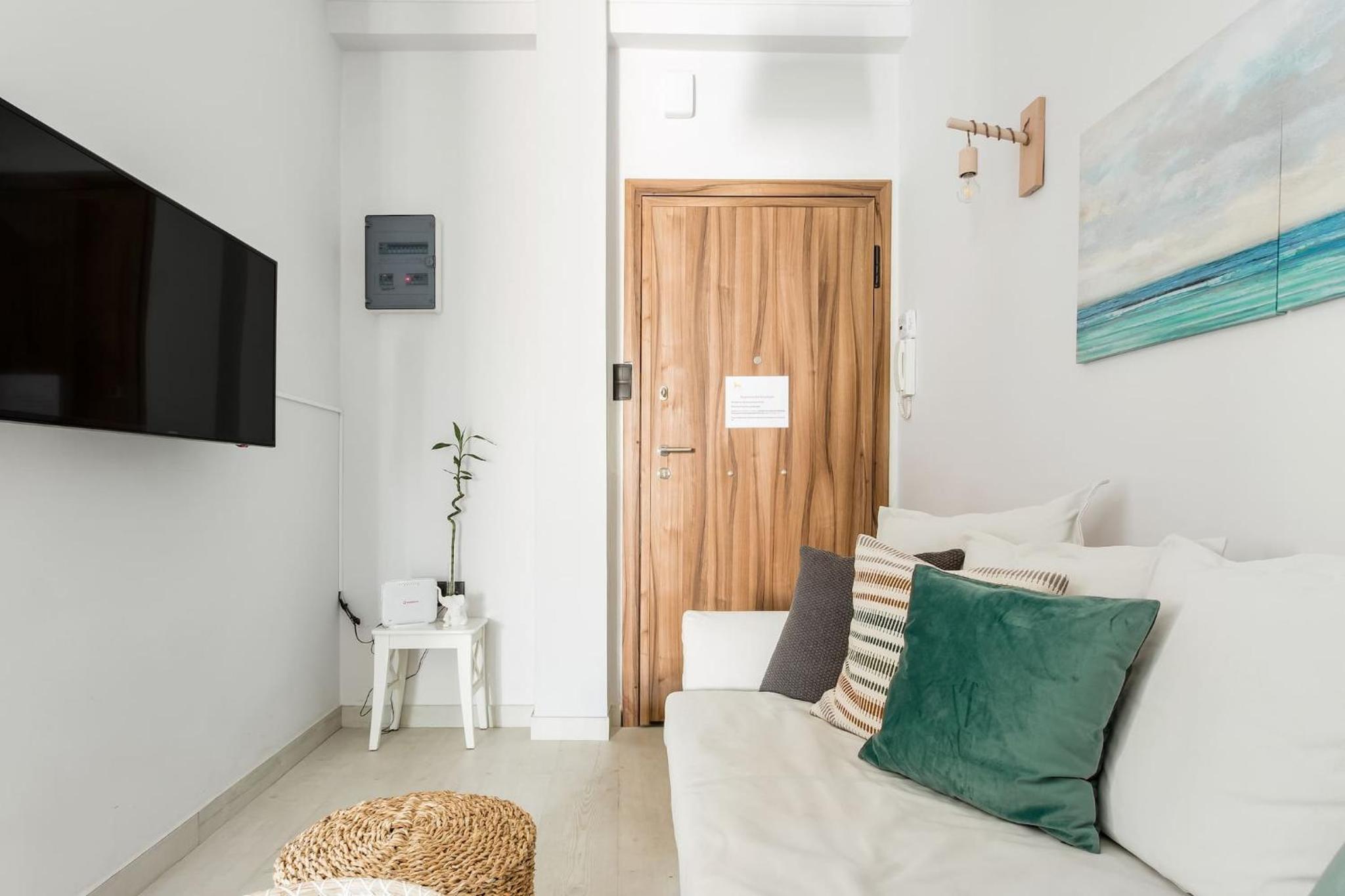 Romantic Love-Nest Studio Near Acropolis & Metro