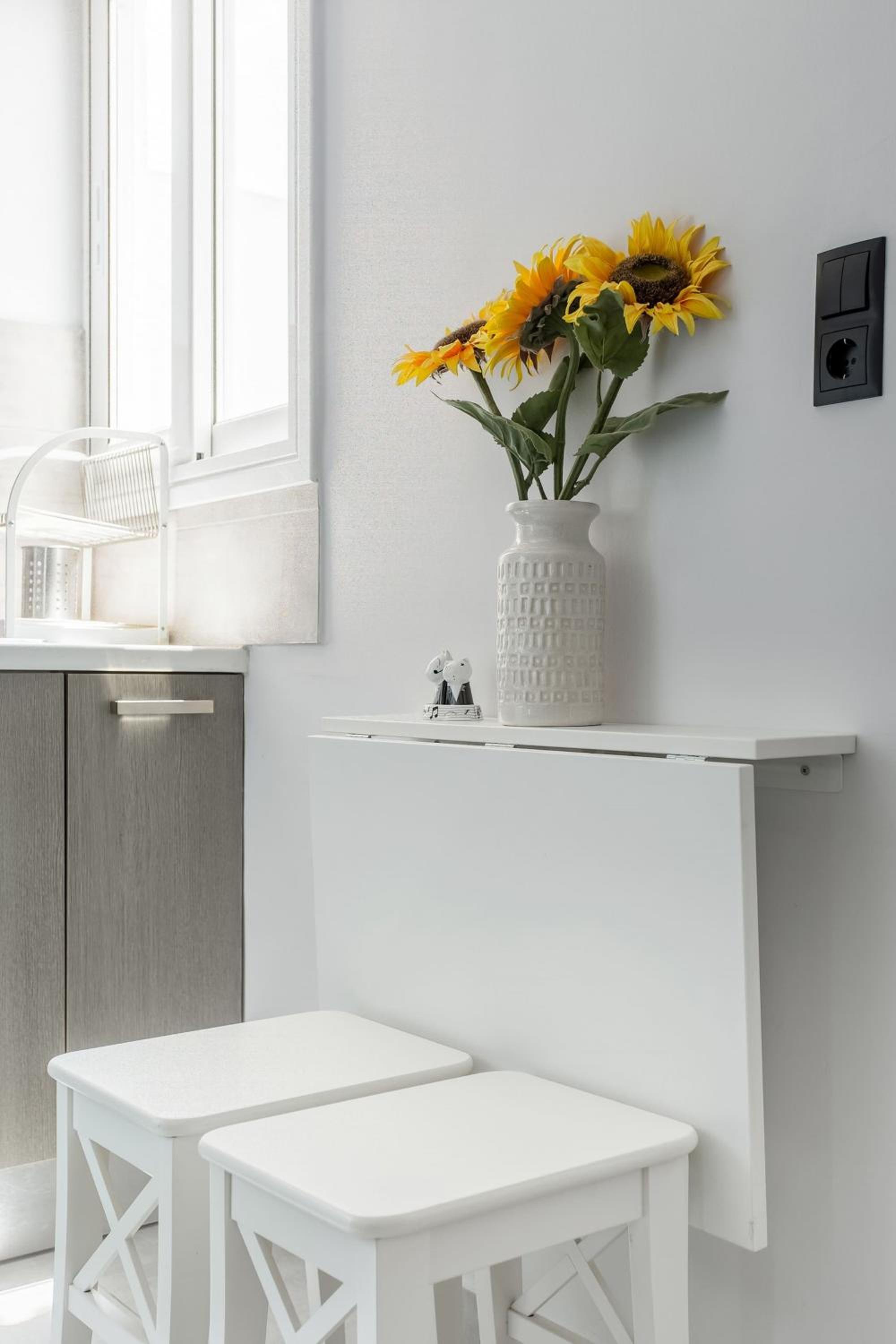 Romantic Love-Nest Studio Near Acropolis & Metro