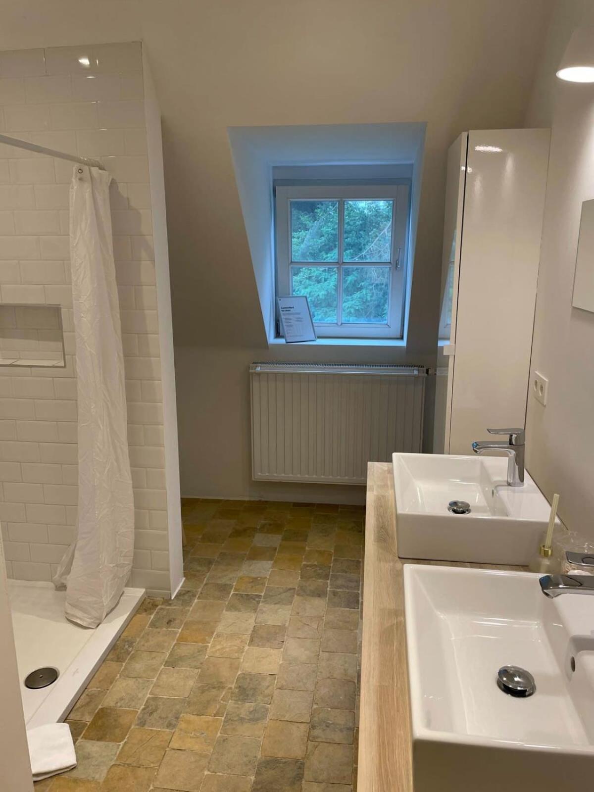 Huswell - Two guest-rooms in stylish villa - free bikes