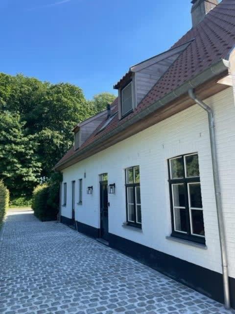 Huswell - Two guest-rooms in stylish villa - free bikes