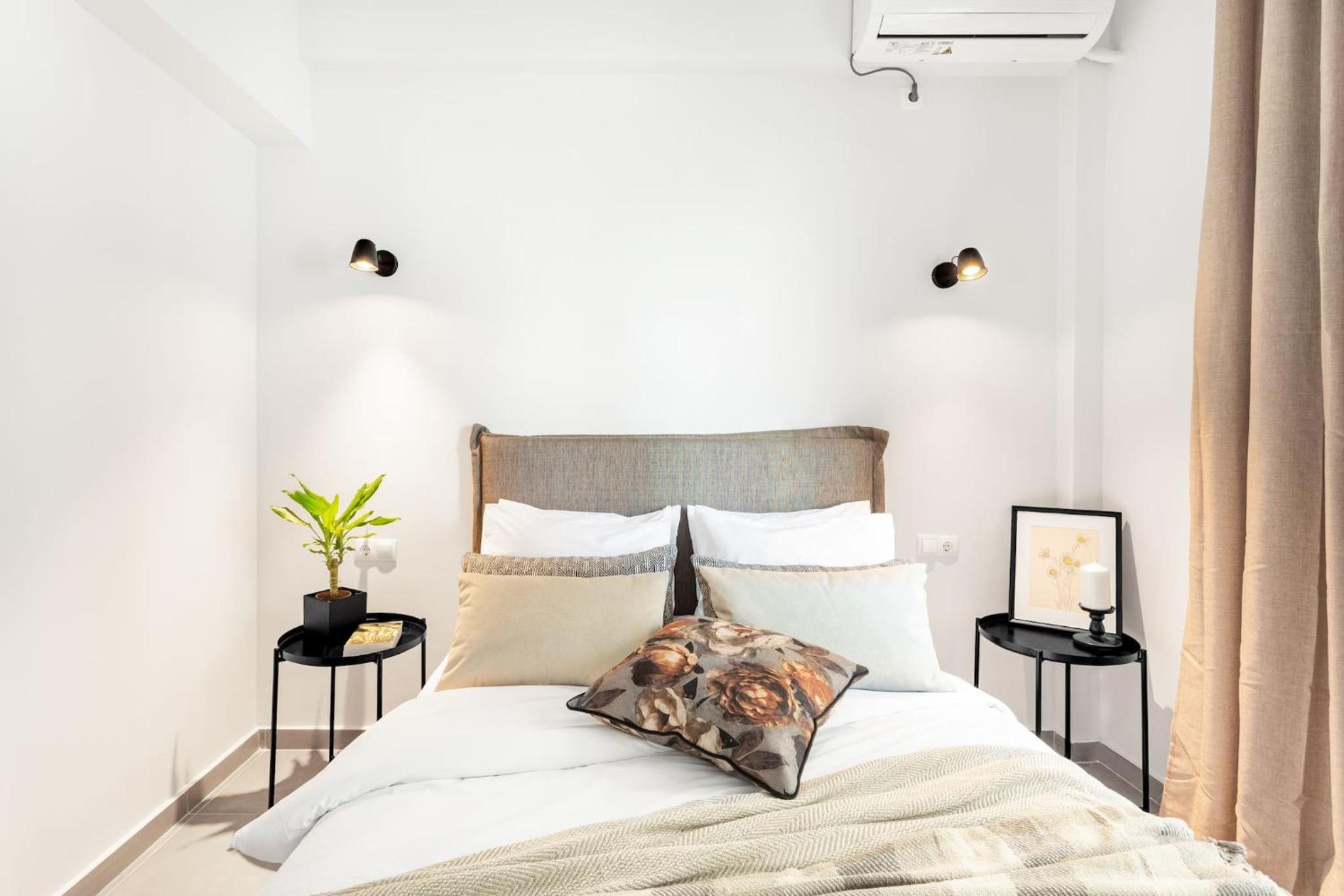 Stylish, 3-brdm Family Apartment near Acropolis!