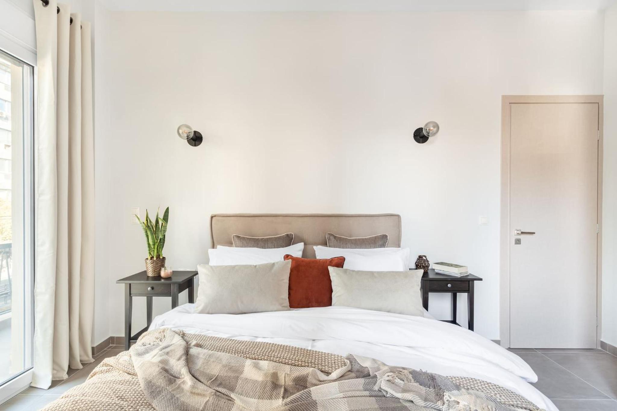 Stylish, 3-brdm Family Apartment near Acropolis!