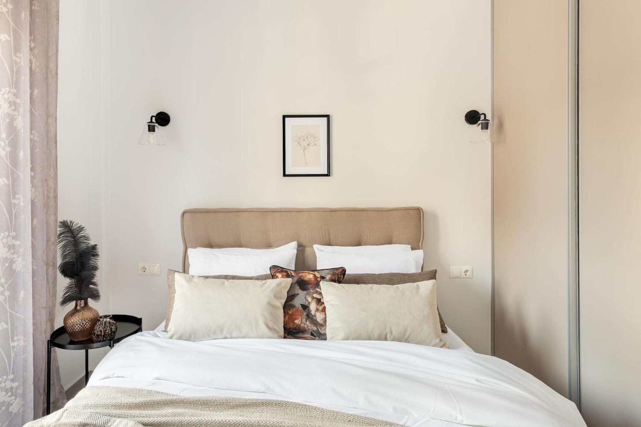 Stylish, 3-brdm Family Apartment near Acropolis!