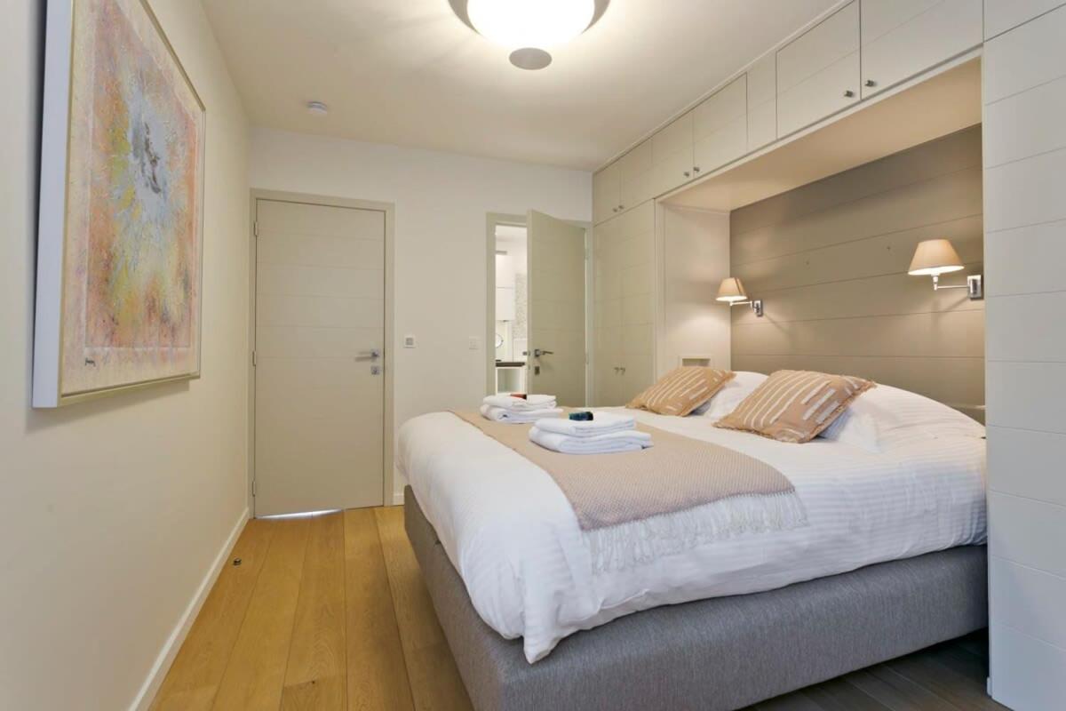Stunning sunny renovated apartment on top location in 't Zoute