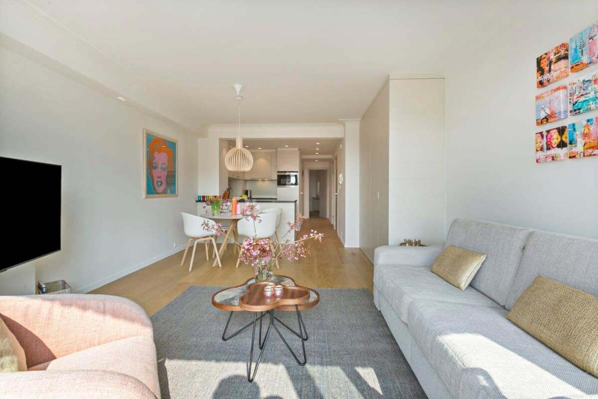 Stunning sunny renovated apartment on top location in 't Zoute