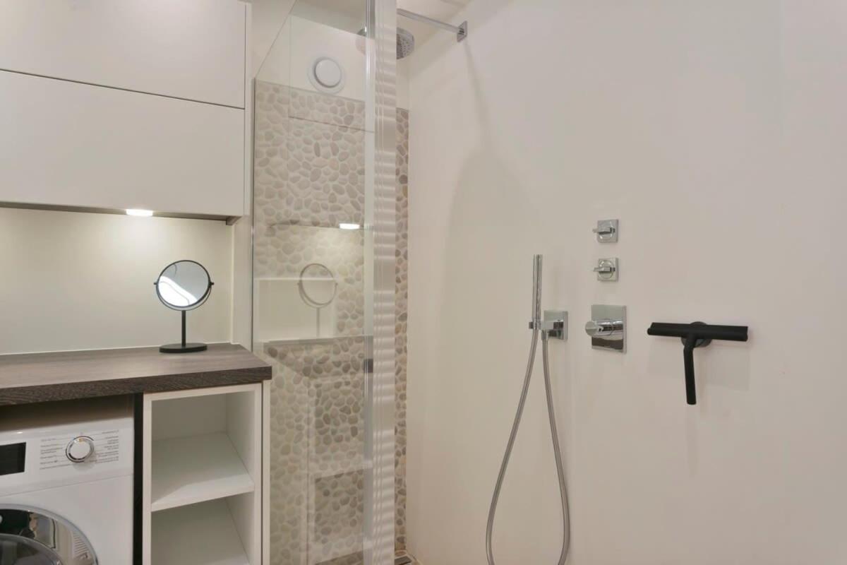 Stunning sunny renovated apartment on top location in 't Zoute