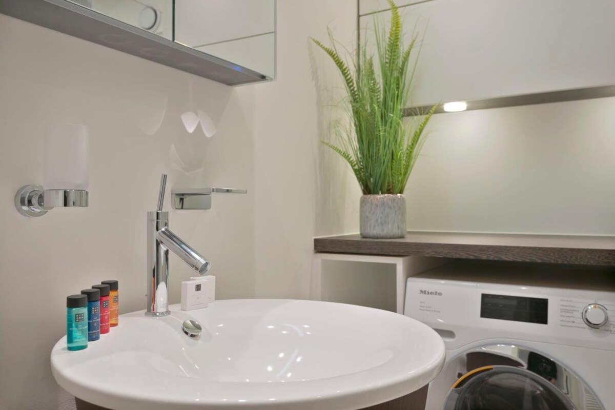 Stunning sunny renovated apartment on top location in 't Zoute