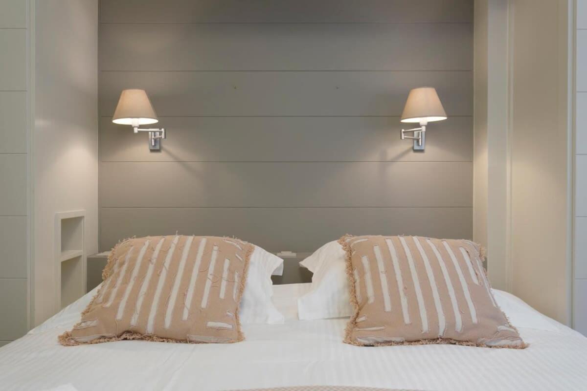 Stunning sunny renovated apartment on top location in 't Zoute