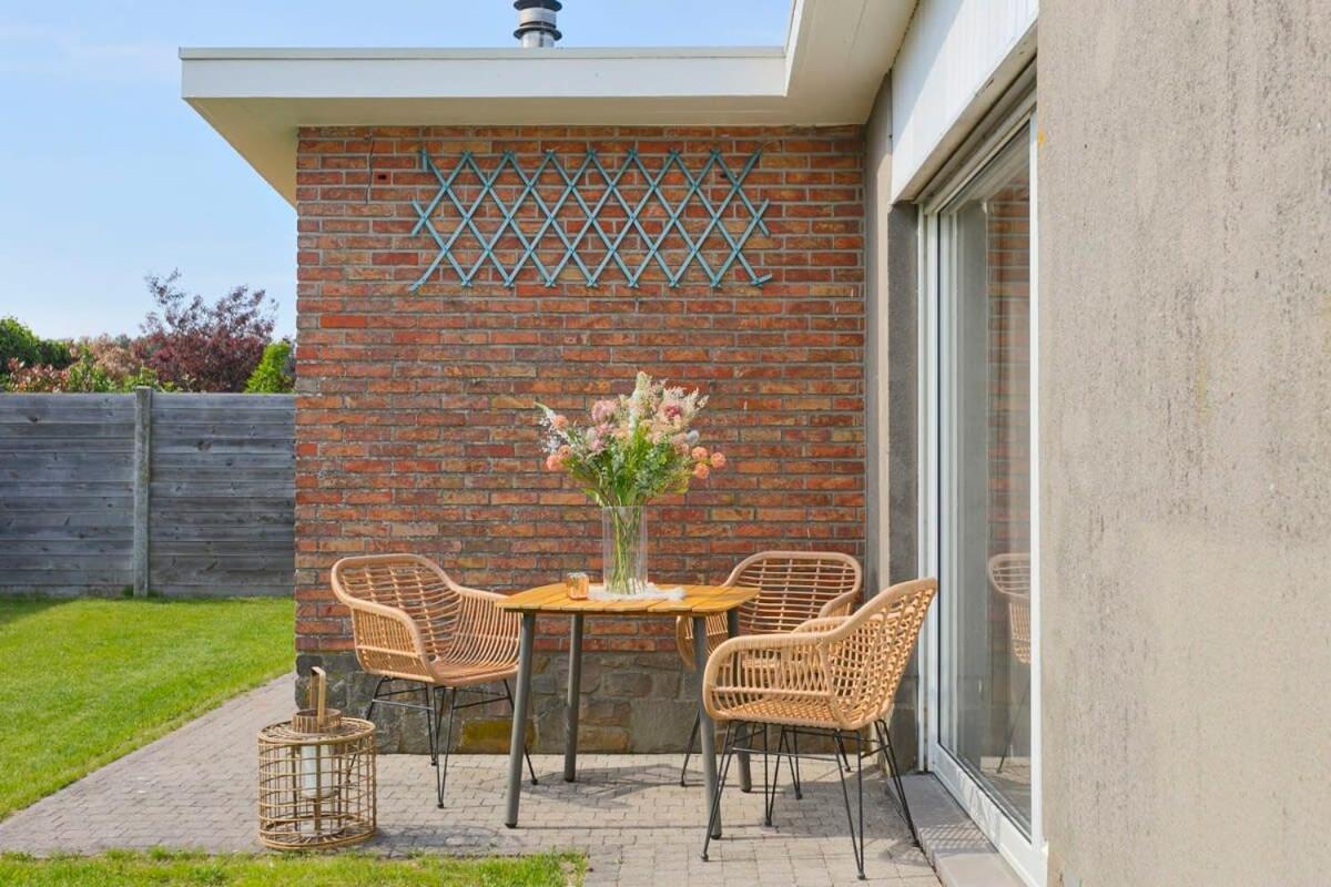 Rural bungalow with delightful garden at only 5 minutes from De Haan beach