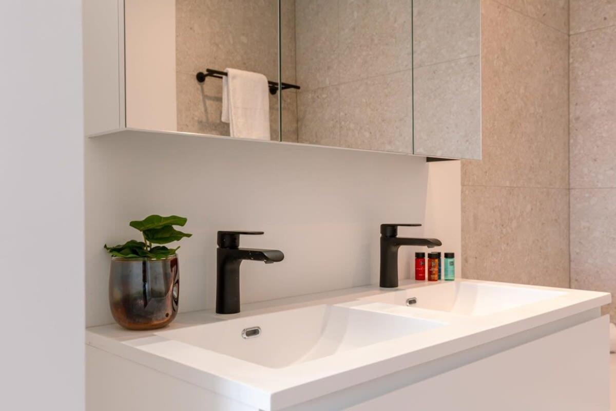 Huswell - Renovated apartment with sea view and parking