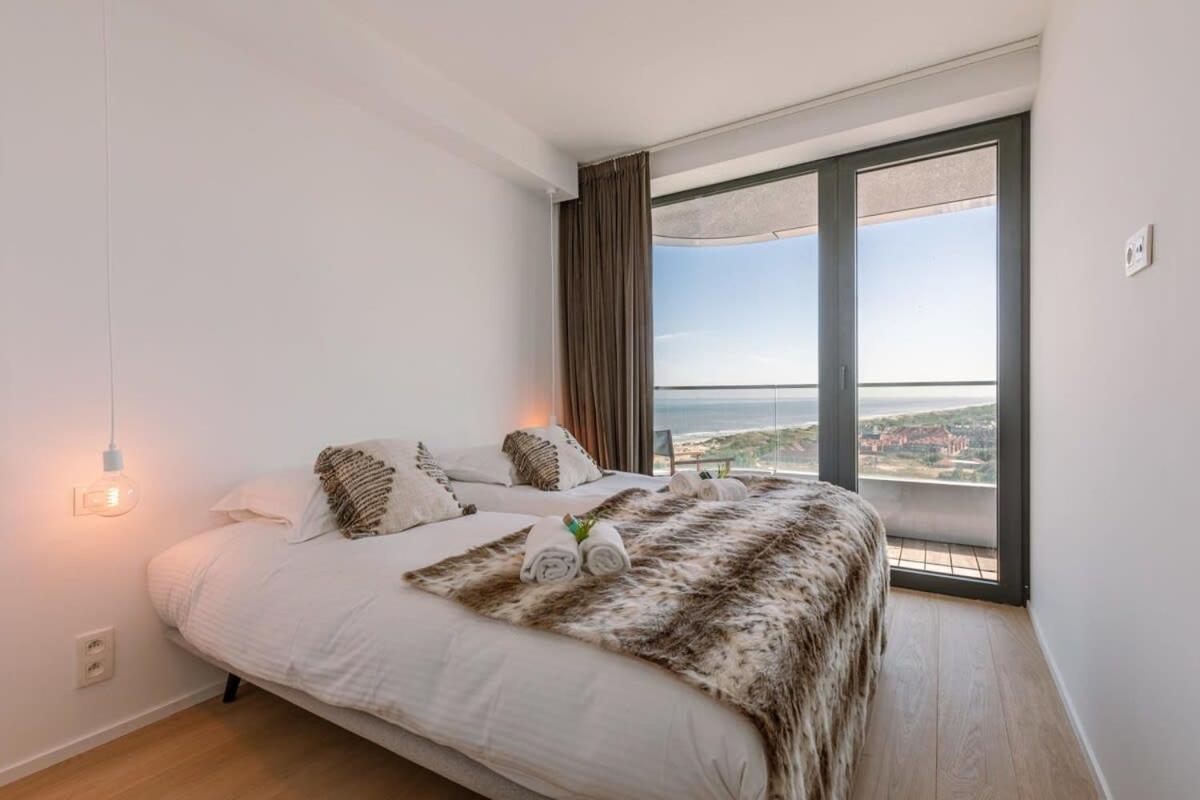 Beautiful new apartment with a stunning view view 5