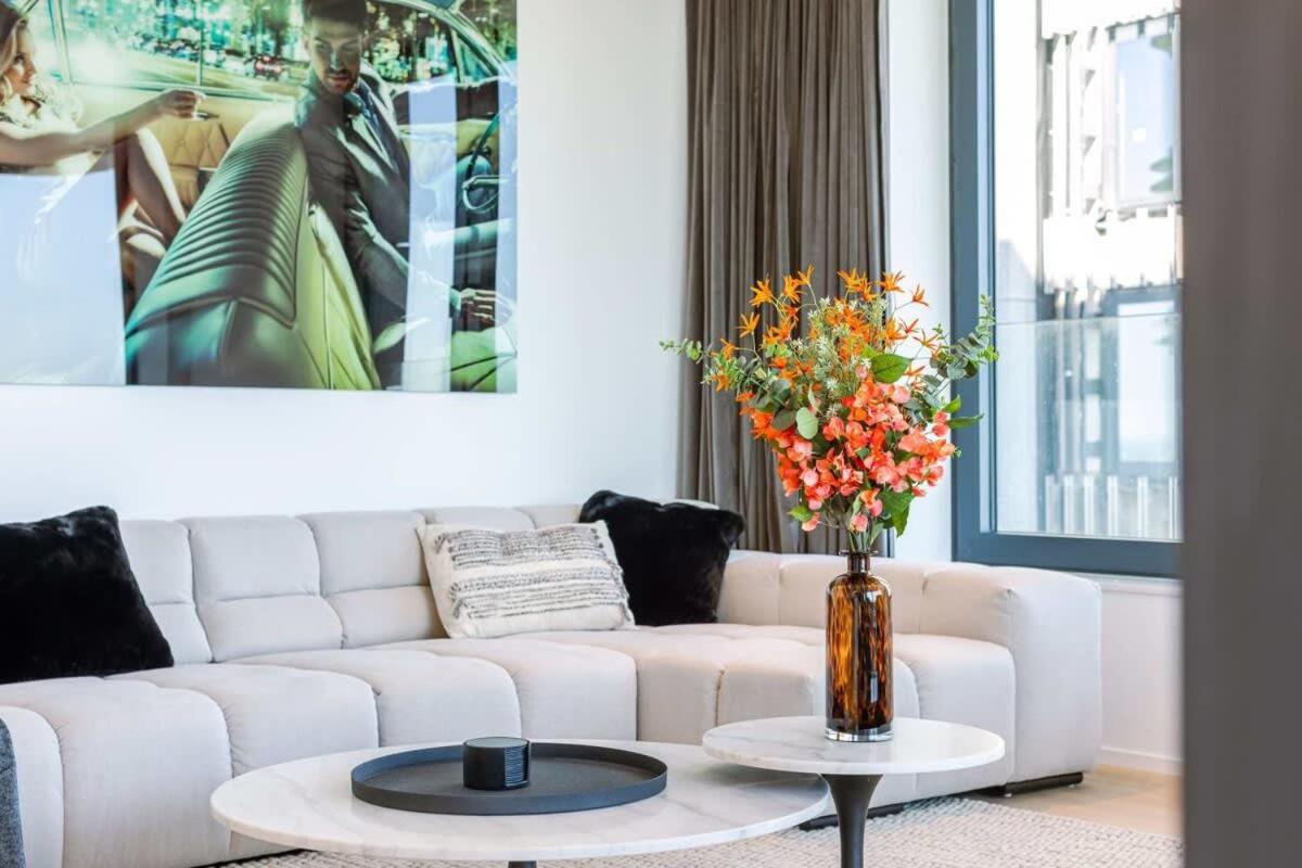 Beautiful new apartment with a stunning view view 4