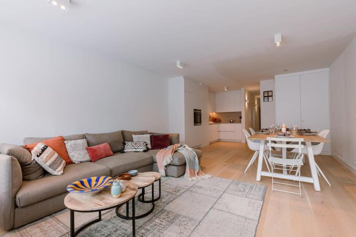 Spacious two bedroom apartment in Knokke view 3