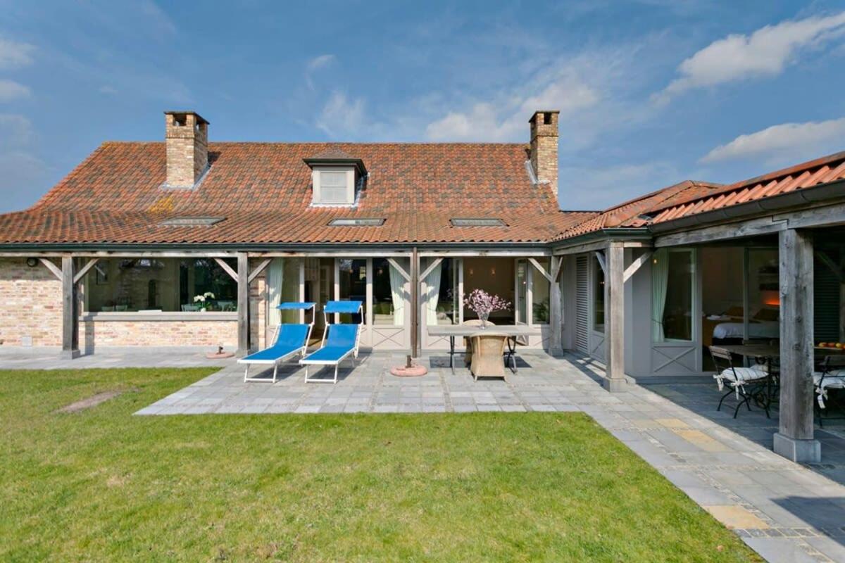 Spectacular holiday-villa with lounge-area and bar view 3