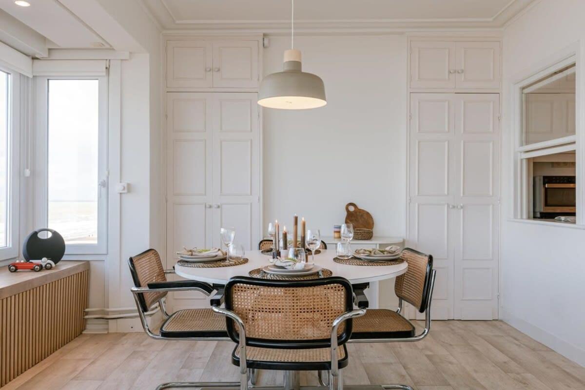 Huswell - Beautiful seaview apartment with private garage