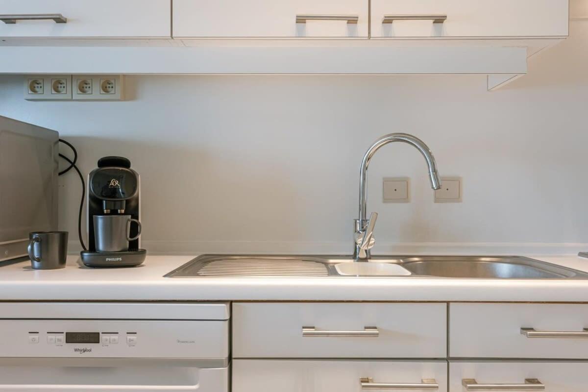 Huswell - Beautiful seaview apartment with private garage