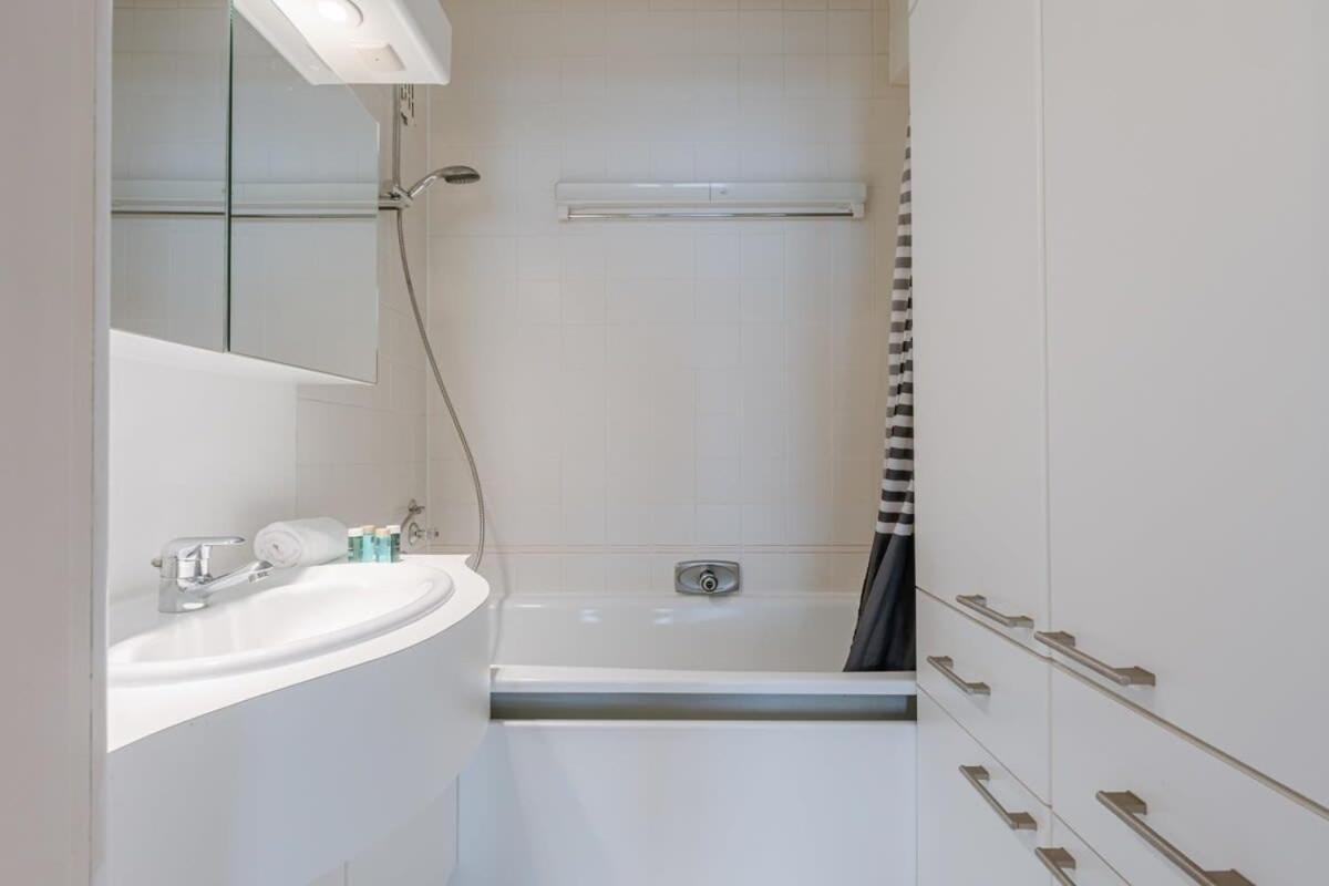 Huswell - Beautiful seaview apartment with private garage