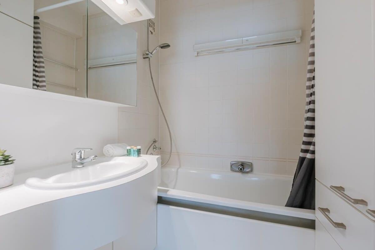 Huswell - Beautiful seaview apartment with private garage