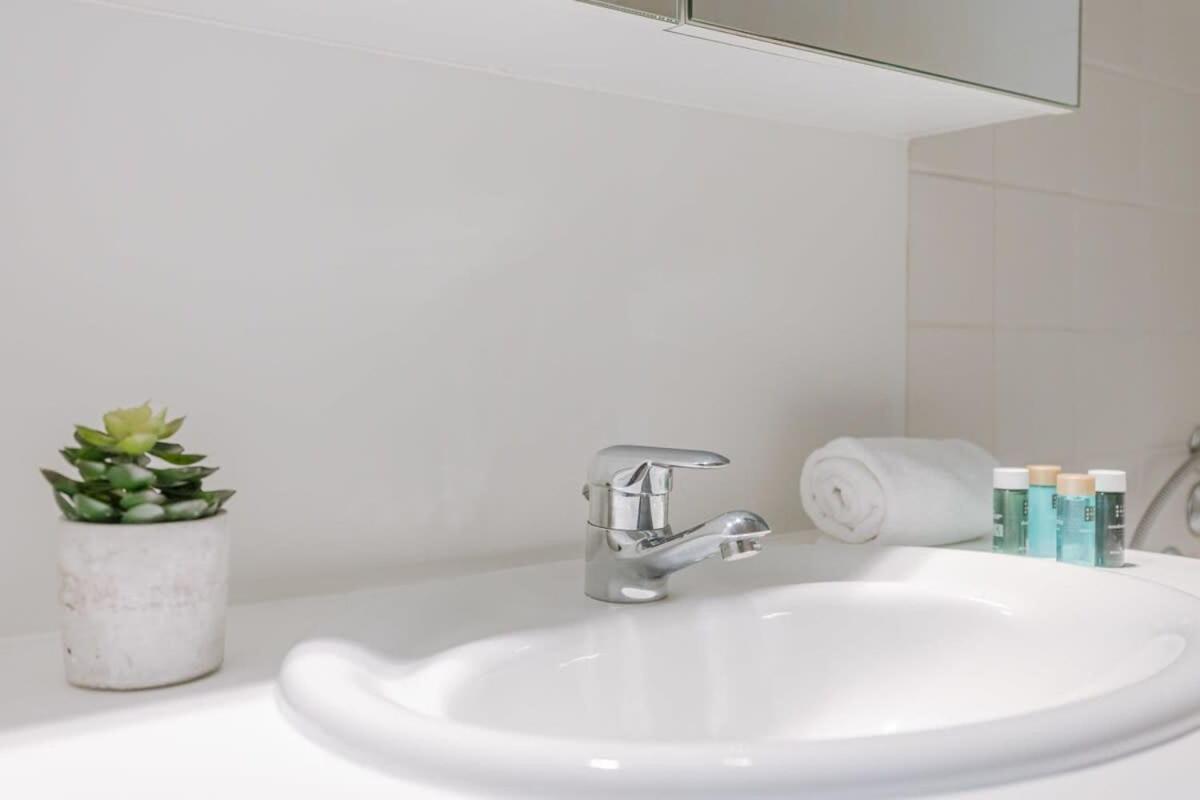 Huswell - Beautiful seaview apartment with private garage