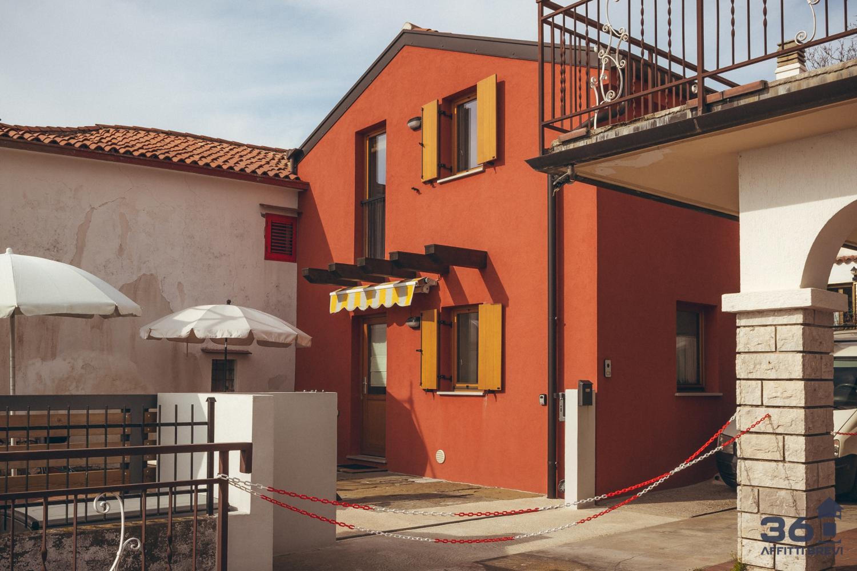 Hotel Trieste 10min dal Centro Villa Privata con Jacuzzi - Image 1