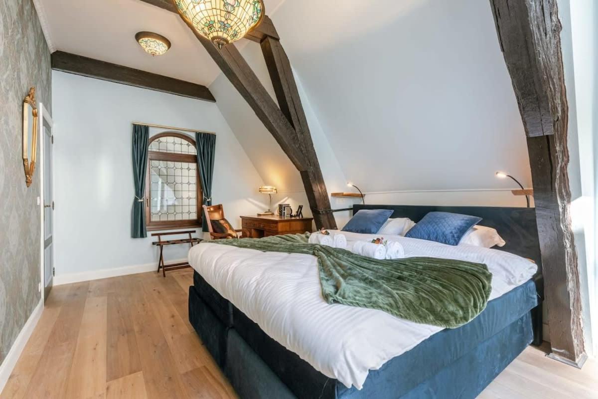 Authentic apartment in the historic center of Antwerp