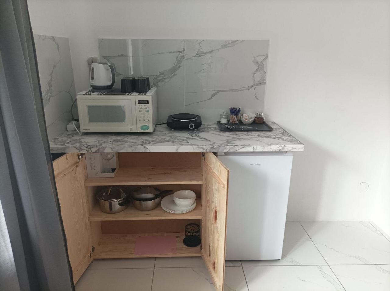Za ohradami view 4